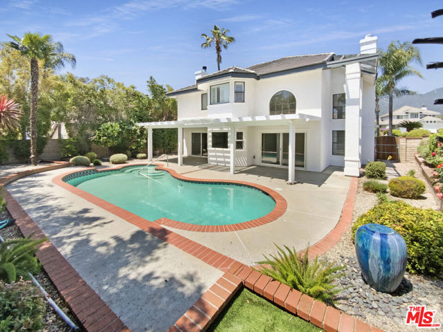 5996 Birdie Drive, La Verne CA: https://media.crmls.org/mediaz/71aa26a8-1824-40d0-80c2-0ec1c216b2fb.jpg