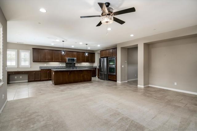 35056 Knollview Ct, Winchester CA: https://media.crmls.org/mediaz/71aa657f-b170-4415-98b9-dd96230dfc4e.jpg