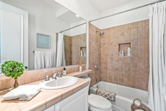 76158 Via Montelena, Indian Wells CA: https://media.crmls.org/mediaz/71ab06e4-4124-48ff-9da6-1d75a1d097a5.jpg