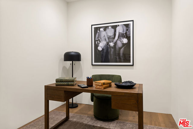 8732 Rangely Avenue, West Hollywood CA: https://media.crmls.org/mediaz/71ac634d-2db2-4bfb-9118-955a70277c38.jpg