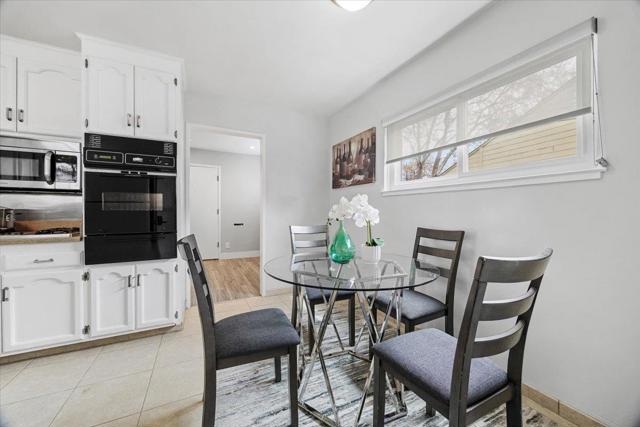220 Lindbergh Street, San Mateo CA: https://media.crmls.org/mediaz/71ad32eb-ae7b-48e0-84de-ab135bbf22ff.jpg