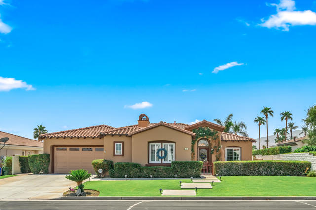 17 Corte Del Sol, Rancho Mirage CA: https://media.crmls.org/mediaz/71ad4283-5dbc-4e84-b443-3c7d9415a62b.jpg