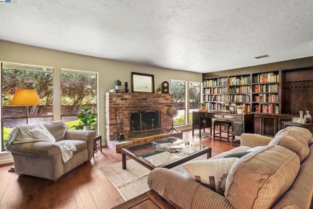 419 Burkhard Rd, Patterson CA: https://media.crmls.org/mediaz/71ad5c40-339e-4b42-bf62-518f6b7c9088.jpg
