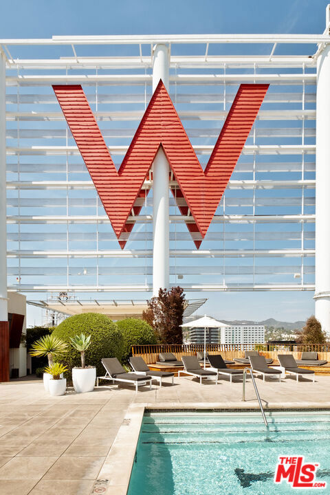6250 Hollywood Boulevard, Los Angeles CA: https://media.crmls.org/mediaz/71adcd42-d55d-423d-9619-a3e9609cf3af.jpg