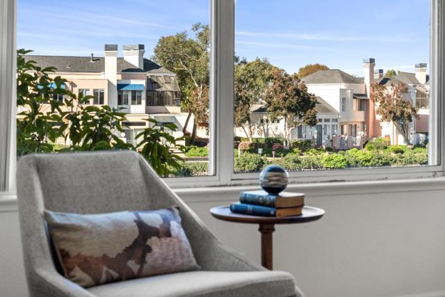 600 Baltic Circle, Redwood City CA: https://media.crmls.org/mediaz/71ade480-9c85-4dd6-932b-e12cfeec16cd.jpg