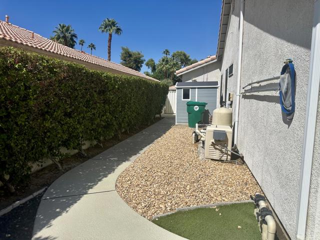 75 SIDE YARD STORAGE