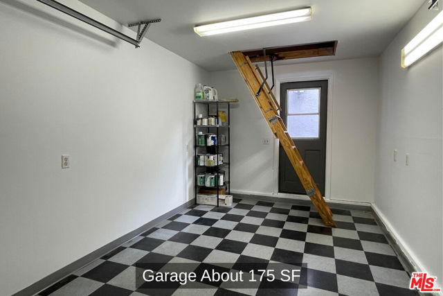 850 N Kenwood Street, Burbank CA: https://media.crmls.org/mediaz/71ae5672-e85a-4ff3-aec1-0ac0625887b2.jpg