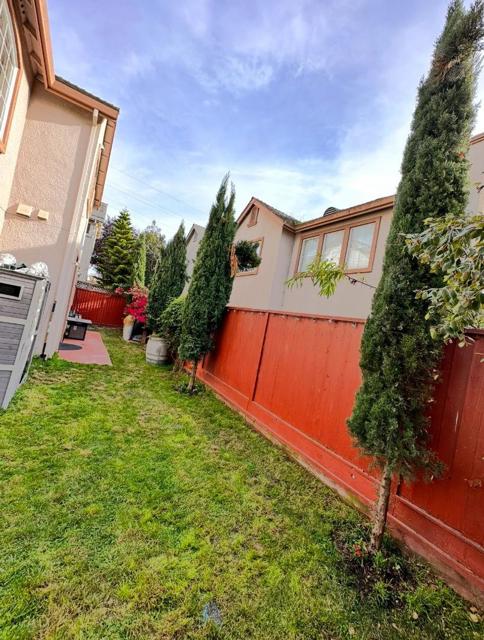 1958 Bradbury Street, Salinas CA: https://media.crmls.org/mediaz/71afc65c-9b29-4657-8cd3-16cc11945b09.jpg