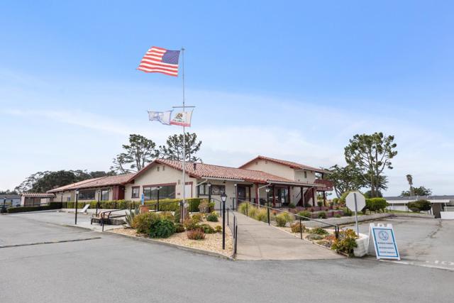 7 Seashell Circle, Half Moon Bay CA: https://media.crmls.org/mediaz/71b13150-2cfa-4ba0-a047-1ea59afcbc00.jpg