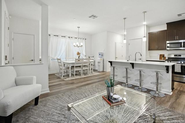 Detail Gallery Image 12 of 37 For 332 Seedling Way, Fallbrook,  CA 92028 - 3 Beds | 2/1 Baths