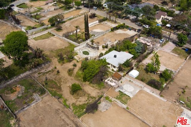3359 Glenrose Avenue, Altadena CA: https://media.crmls.org/mediaz/71b2a411-9d1b-4319-b6a4-845fd432e6e6.jpg