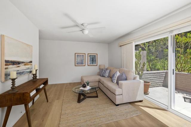 2294 Caminito Castillo, La Jolla CA: https://media.crmls.org/mediaz/71b2c01a-7deb-4a0e-9783-34d5542406e0.jpg
