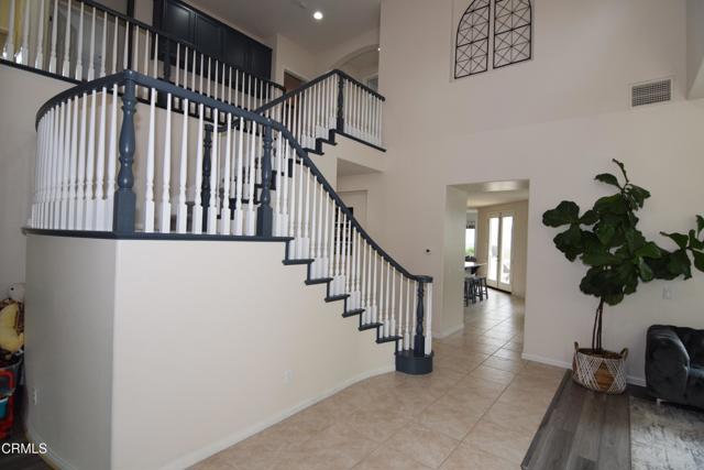 Detail Gallery Image 4 of 47 For 28469 Horseshoe Cir, Saugus,  CA 91390 - 4 Beds | 3 Baths
