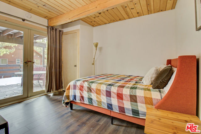 612 Kean Way, Big Bear City CA: https://media.crmls.org/mediaz/71b36d17-149e-423c-8381-66ce9a69b2aa.jpg