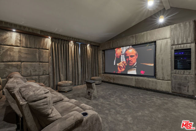 24366 La Masina Court, Calabasas CA: https://media.crmls.org/mediaz/71b37fe8-4453-4548-aee6-42ccfdf31cba.jpg