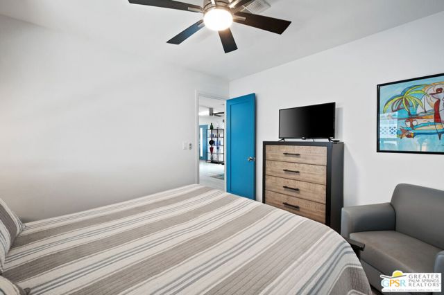 240 Los Pinos Drive, Palm Springs CA: https://media.crmls.org/mediaz/71b3bd91-49d9-46f4-84f3-000f87af9c1b.jpg