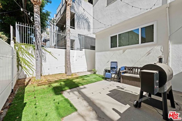 1951 Selby Avenue, Los Angeles CA: https://media.crmls.org/mediaz/71b40e1d-b86b-467f-9f6f-391440d871da.jpg