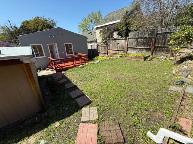 3050 22nd Avenue, Oakland CA: https://media.crmls.org/mediaz/71b42f72-a65e-4958-a6c6-978039409f93.jpg