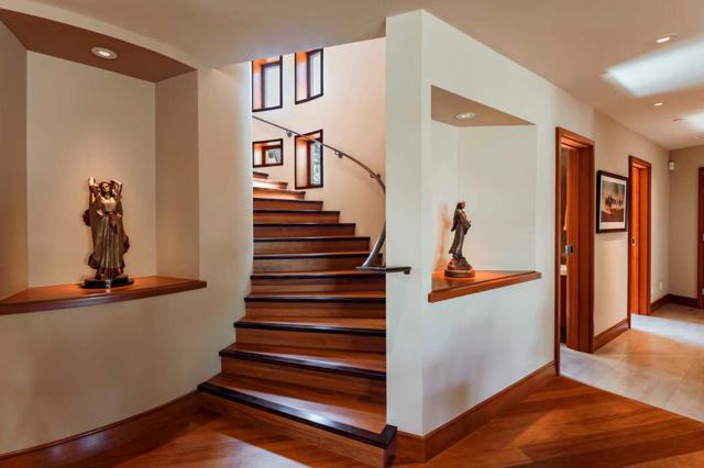 27500 La Vida Real, Los Altos Hills CA: https://media.crmls.org/mediaz/71b4505e-f172-4d4d-aa57-0d95e71aba62.jpg