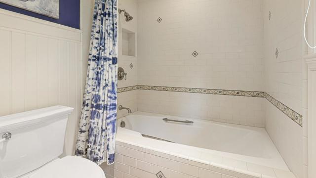 161 E Floresta Way, Portola Valley CA: https://media.crmls.org/mediaz/71b49902-ee18-4a30-94dc-1772e81785be.jpg