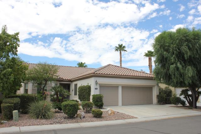 40421 Calle Santa Anita, Indio CA: https://media.crmls.org/mediaz/71b4c0a6-92c7-4e93-9d62-af8b069573ee.jpg