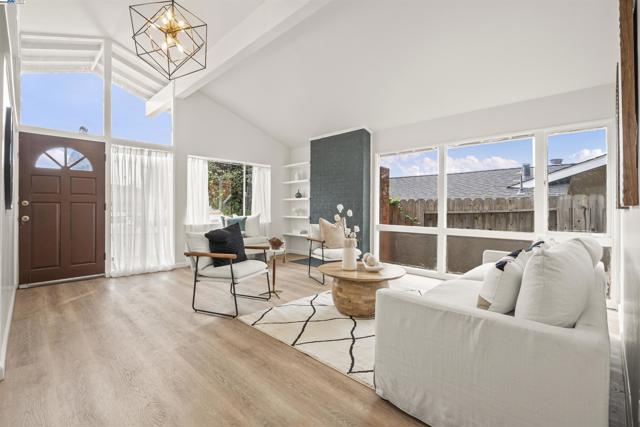 2541 Duke Ave, Richmond CA: https://media.crmls.org/mediaz/71b4ff2f-f5a2-437a-a3e5-44cae2139bbf.jpg