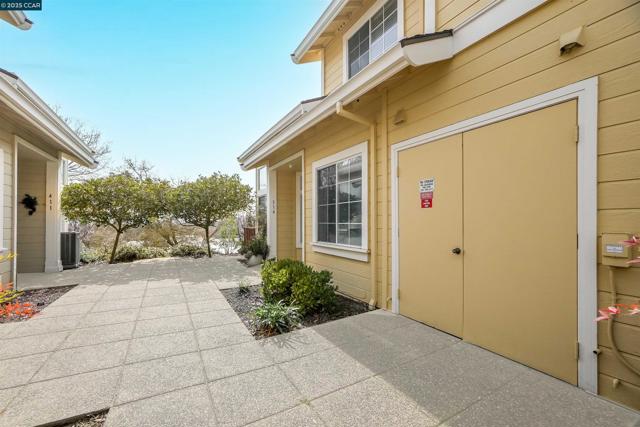 314 Skyline Dr, San Ramon CA: https://media.crmls.org/mediaz/71b5e147-18c8-4e2b-b4cd-fd0f530fc9f5.jpg