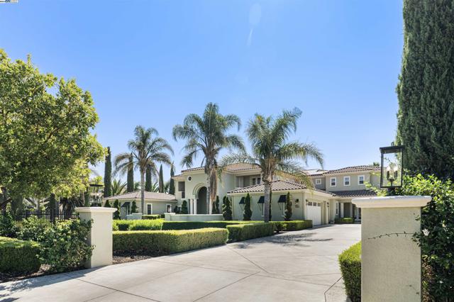 8324 Waterwell Way, Tracy CA: https://media.crmls.org/mediaz/71b61022-6f30-47cf-9d90-3070d0c95043.jpg