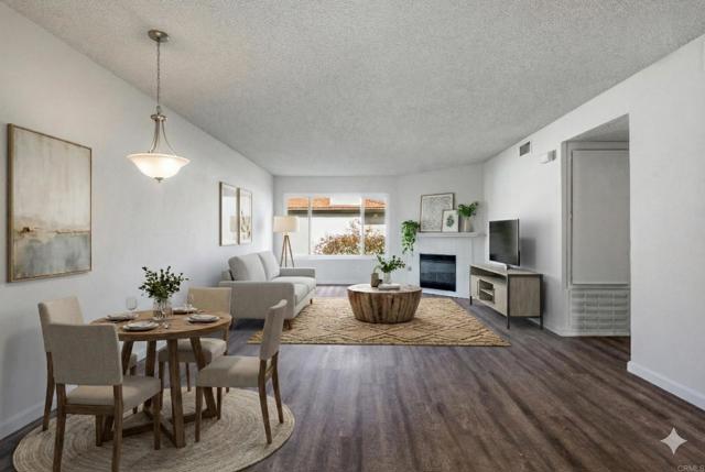 Detail Gallery Image 3 of 23 For 9829 Caspi Gardens Dr #6,  Santee,  CA 92071 - 2 Beds | 1 Baths