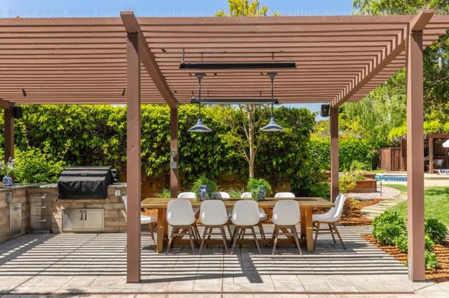 690 Torwood Lane, Los Altos CA: https://media.crmls.org/mediaz/71b6a07f-d964-4f05-a0c2-5ade6cc01860.jpg