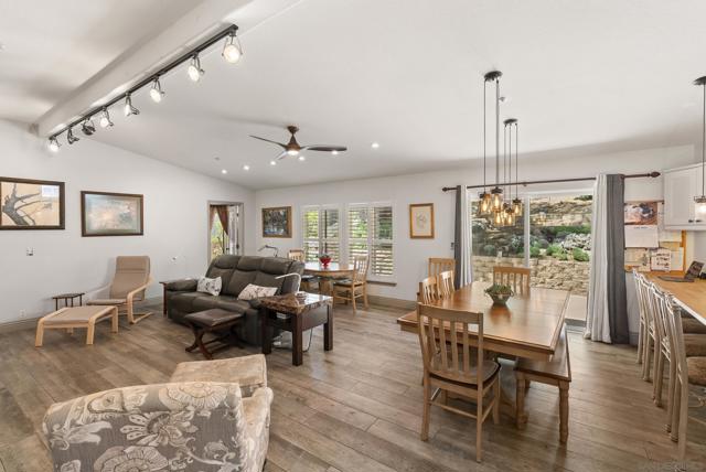 10505 Valle Vista Rd, Lakeside CA: https://media.crmls.org/mediaz/71b6b277-ad6d-4b30-98f9-53a485830cad.jpg