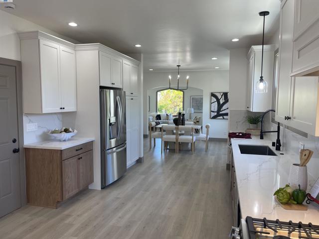 135 Morningside Drive, San Anselmo CA: https://media.crmls.org/mediaz/71b6becd-e509-41ae-8401-222e5b9315b0.jpg