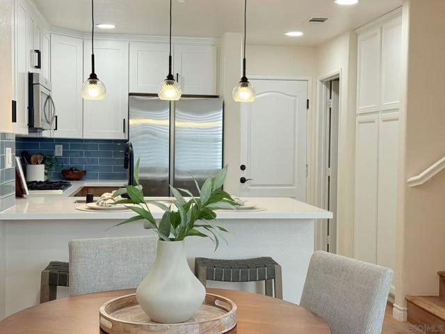 17070 Calle Trevino, San Diego CA: https://media.crmls.org/mediaz/71b7580f-0f24-4eb6-8925-96406b55d788.jpg