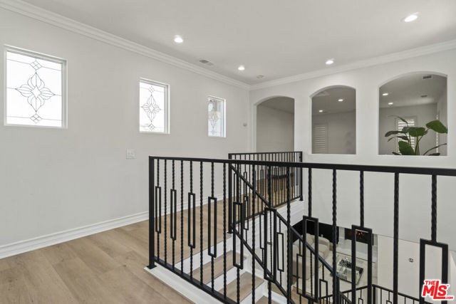 Image 23 of 52 For 8639 Edelweiss Drive