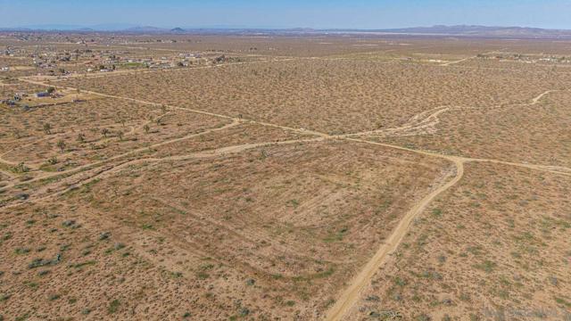 0 Marrakesh AVE, Phelan CA: https://media.crmls.org/mediaz/71b79c72-b0fe-4c44-9a50-4c0d287e81f6.jpg