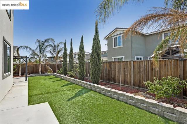 809 BLUESTONE DR, Oakley CA: https://media.crmls.org/mediaz/71b7c831-82d6-4906-98a7-9544d1f5c1b0.jpg