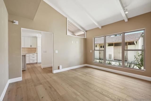211 Via Osuna, Rancho Santa Fe CA: https://media.crmls.org/mediaz/71b82779-e982-4f0a-bd0e-a901e03190a5.jpg
