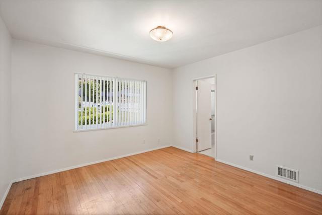 108 W Kenneth Road, Glendale CA: https://media.crmls.org/mediaz/71b84ff2-b017-404a-86a6-cdf33551a4c7.jpg