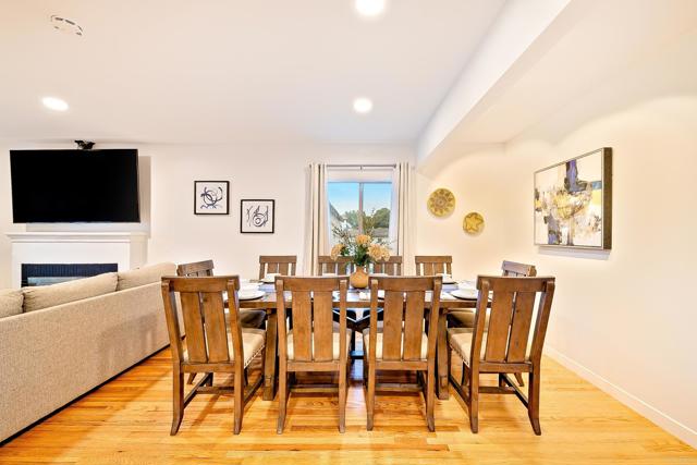 Detail Gallery Image 10 of 45 For 965 Rosecrans Street, San Diego,  CA 92106 - 4 Beds | 2/3 Baths