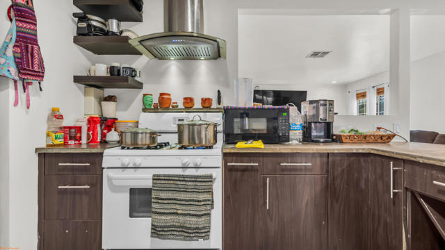 13576 La Mesa Drive, Desert Hot Springs CA: https://media.crmls.org/mediaz/71b87c32-8faa-4d26-aeef-8dbe0a8ea62a.jpg