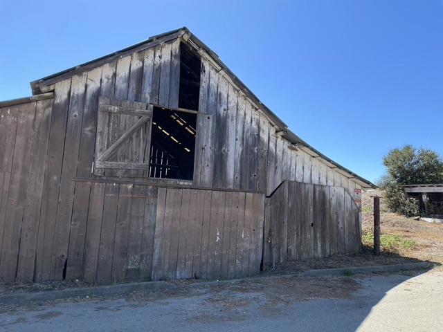 Image 39 of 86 For 371 Calabasas Road