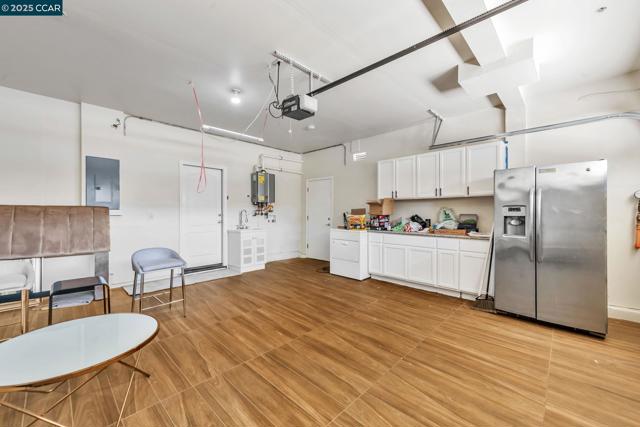 237 Dutra Vernaci Dr, Union City CA: https://media.crmls.org/mediaz/71b9aa38-be86-4ab2-9340-5ed07f729ffb.jpg