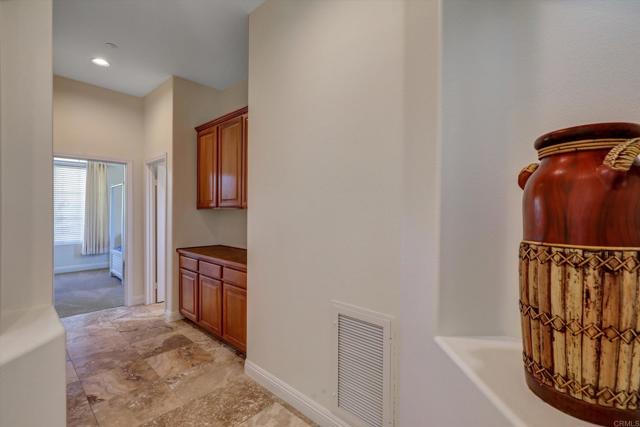 4009 11 Flowerwood Lane, Fallbrook CA: https://media.crmls.org/mediaz/71b9f79d-3805-4db9-aa20-b47f8d695899.jpg