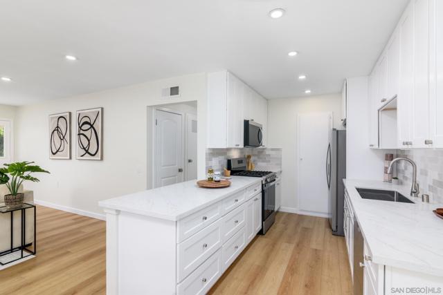 16656 Orilla Dr, San Diego CA: https://media.crmls.org/mediaz/71ba1fd1-64bd-4517-8313-bd4dd0542a5b.jpg