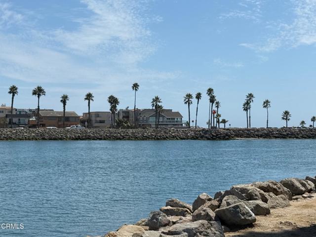 920 CATAMARAN Street, Oxnard CA: https://media.crmls.org/mediaz/71ba480e-ac59-4fec-89de-cba2475a2adc.jpg