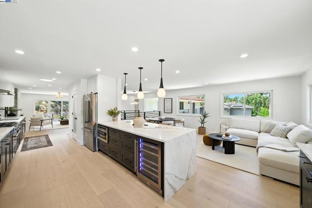 4253 Mirador Dr, Pleasanton CA: https://media.crmls.org/mediaz/71bb0f3a-3787-49bb-ab70-96aea8e898c2.jpg