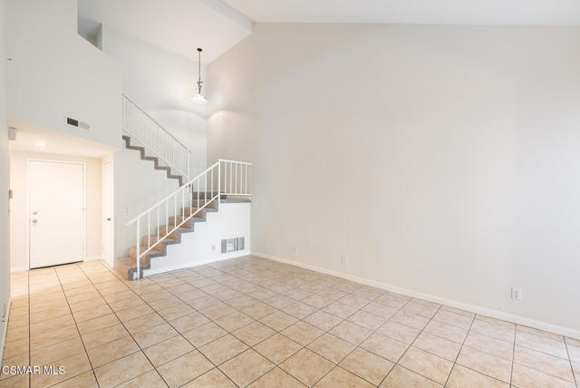 5813 Cochran Street, Simi Valley CA: https://media.crmls.org/mediaz/71bb3e29-6f71-48a6-bca7-73921aaf27b3.jpg