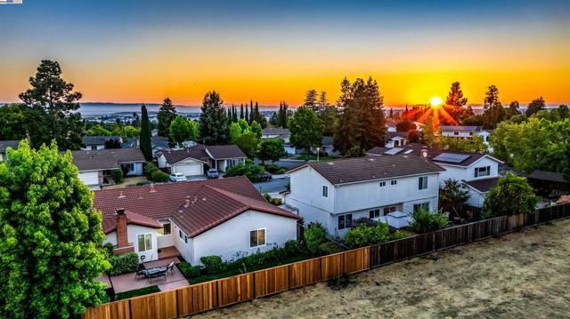 45548 Cherokee Ln, Fremont CA: https://media.crmls.org/mediaz/71bb4b6c-6dc4-4a18-a028-0f06a08d6f79.jpg