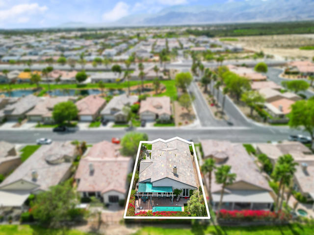 82626 Redford Way, Indio CA: https://media.crmls.org/mediaz/71bb713e-fac5-49e1-bfa2-528729c4c7ec.jpg