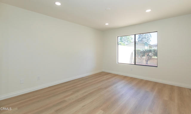 Detail Gallery Image 16 of 28 For 838 Sandberg Ln, Ventura,  CA 93003 - 2 Beds | 2 Baths